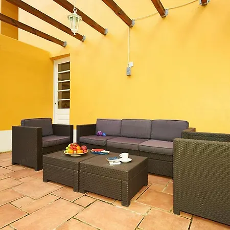 Yellow House Villa *